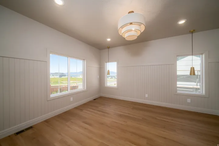 1125 E Center St, Hyde Park, Utah 84318