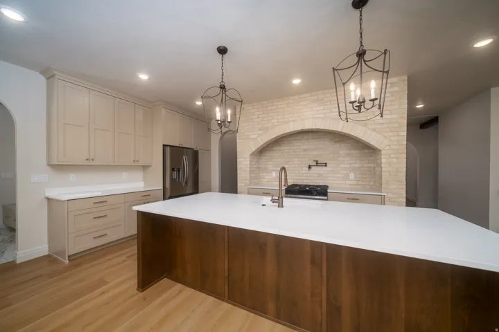 1125 E Center St, Hyde Park, Utah 84318