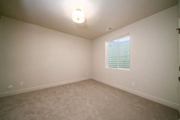 1125 E Center St, Hyde Park, Utah 84318