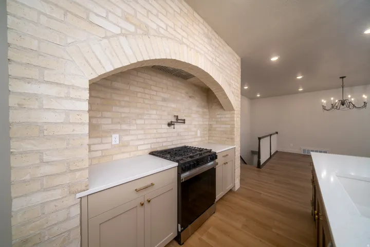 1125 E Center St, Hyde Park, Utah 84318