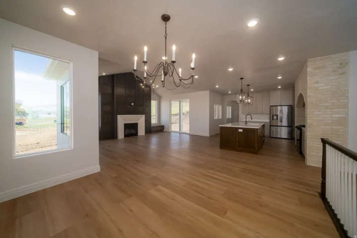1125 E Center St, Hyde Park, Utah 84318