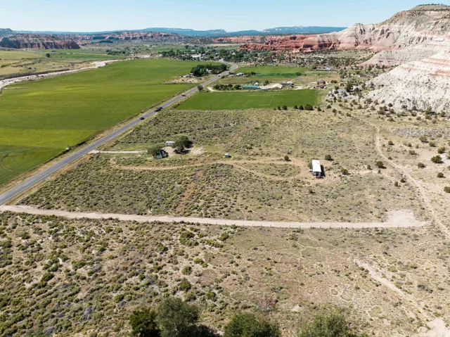 Expansive undeveloped lot featuring natural desert vegetation