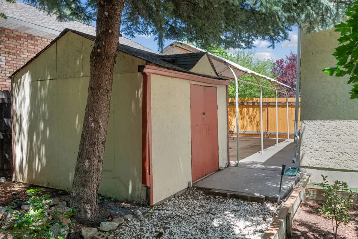 Detached storage shed