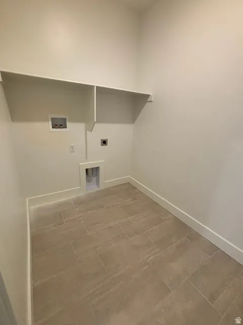 SEPARATE LAUNDRY ROOM!