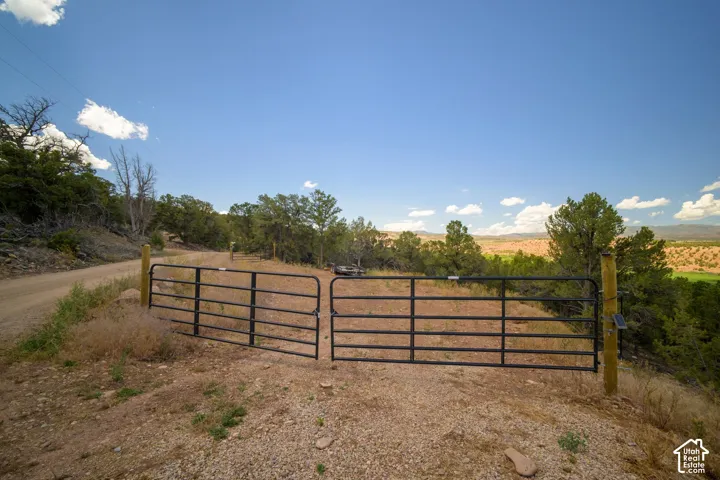 Extra Gate Parking