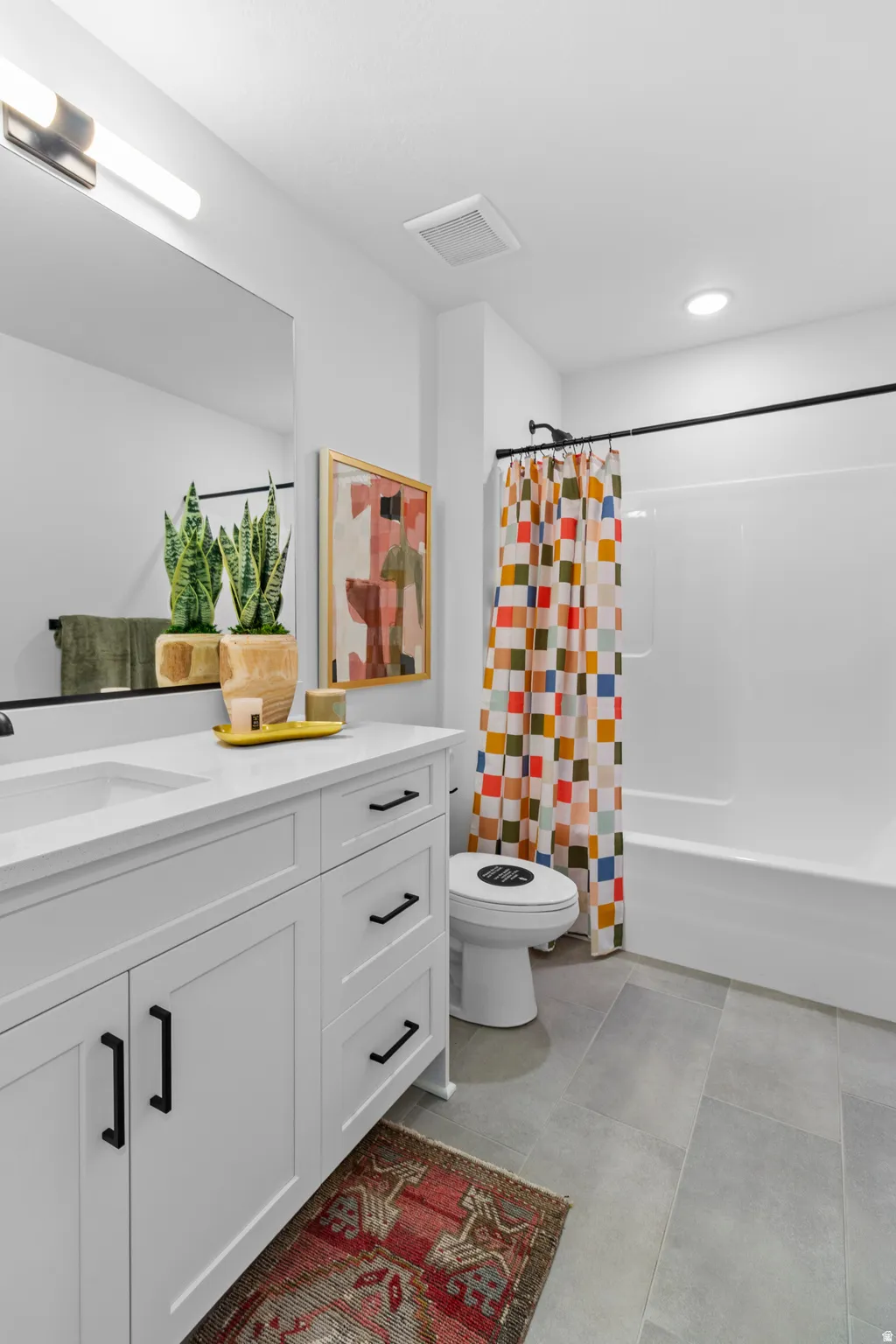 MAIN BATH (PICTURE IS FROM A PREVIOUS HOME...COLORS AND FINISHES MAY BE DIFFERENT)