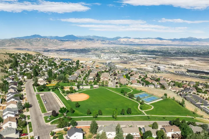 258 E Red Leaf Dr, Draper, Utah 84020