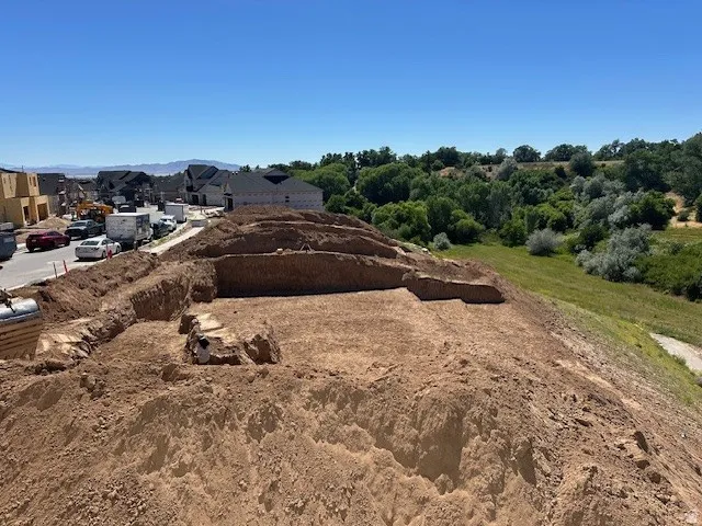 Actual homesite with views to the Southwest  overlooking Kayscreek trail.
