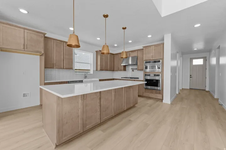 Picture of another home with the same floorplan. Design selections may differ.