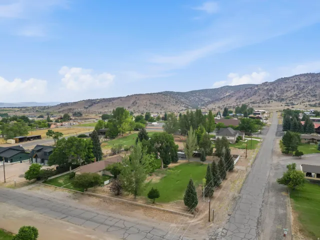 161 E 100 N, Bicknell, Utah 84715