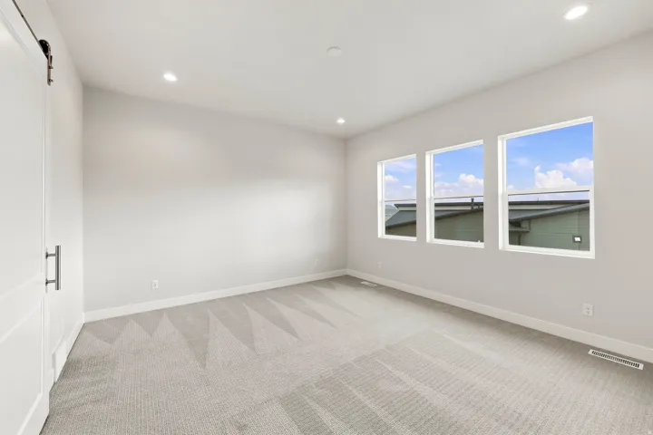 Vaulted ceiling with recessed lighting