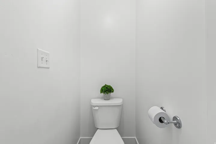 Image quality insufficient for description