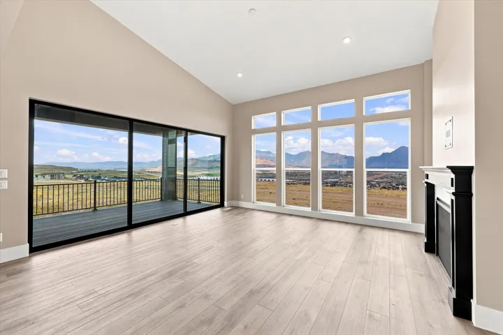Vaulted ceiling with recessed lighting