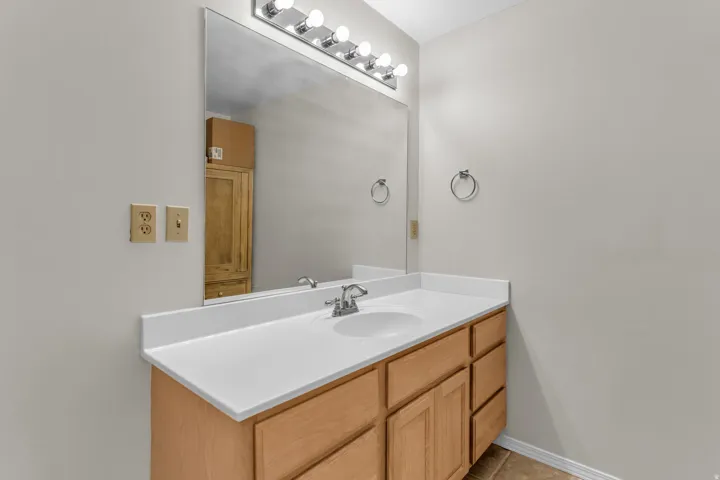 5629 S Laurelwood St, Holladay, Utah 84121