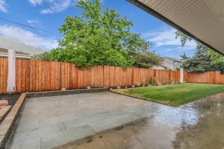 5629 S Laurelwood St, Holladay, Utah 84121