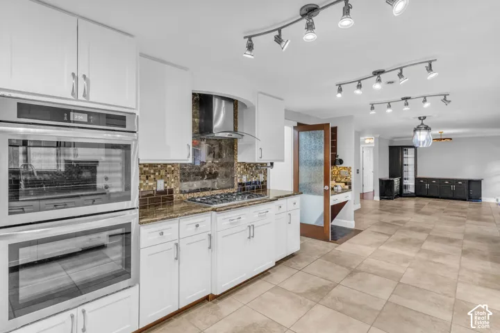 5629 S Laurelwood St, Holladay, Utah 84121