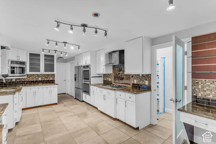 5629 S Laurelwood St, Holladay, Utah 84121