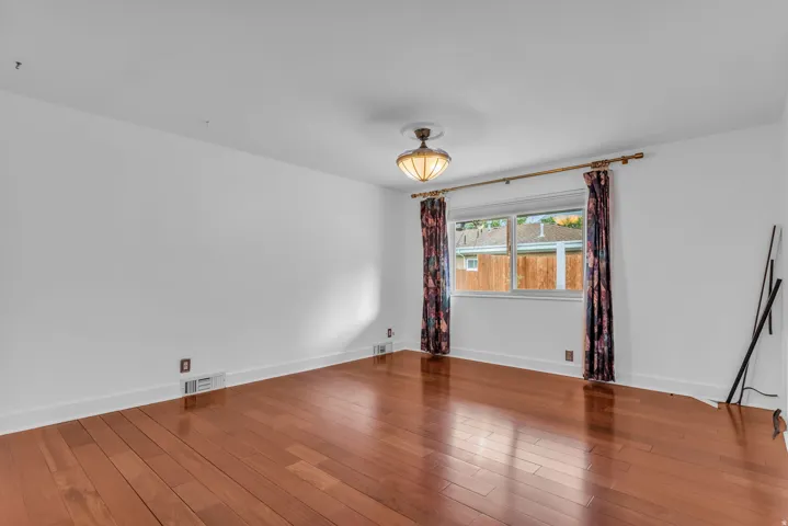 5629 S Laurelwood St, Holladay, Utah 84121