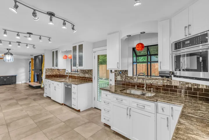 5629 S Laurelwood St, Holladay, Utah 84121