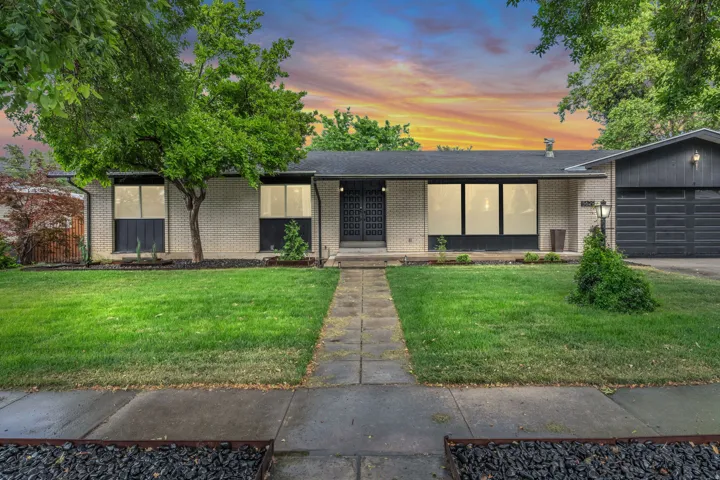 5629 S Laurelwood St, Holladay, Utah 84121