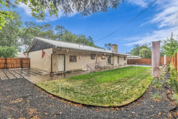 5629 S Laurelwood St, Holladay, Utah 84121