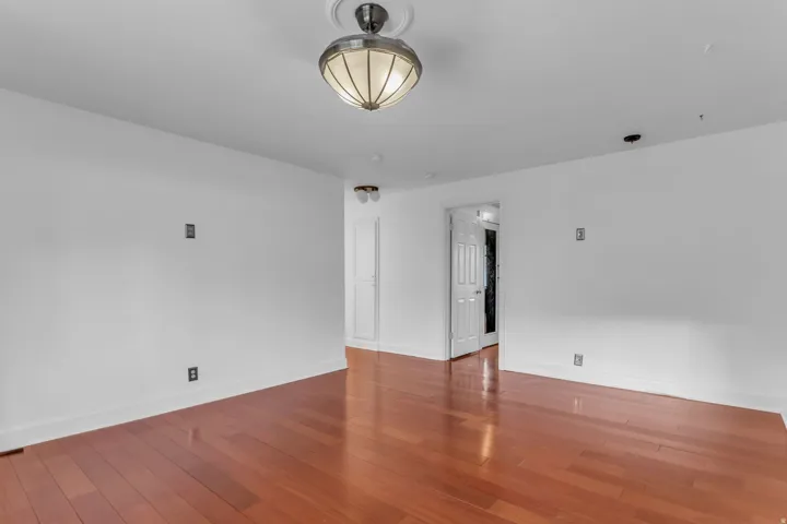 5629 S Laurelwood St, Holladay, Utah 84121