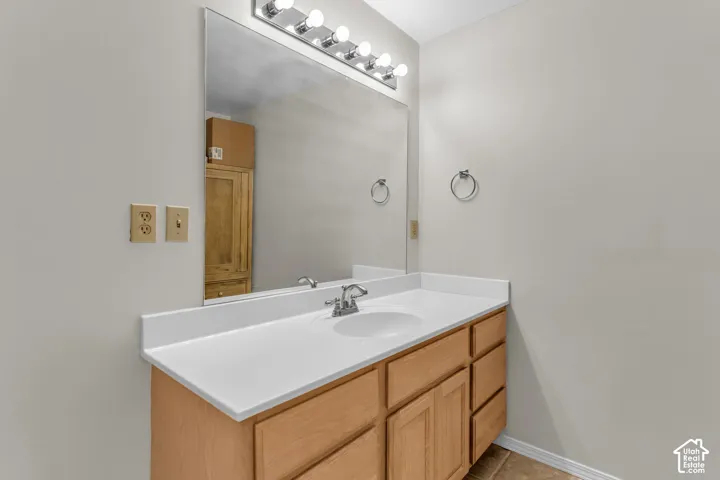 5629 S Laurelwood St, Holladay, Utah 84121