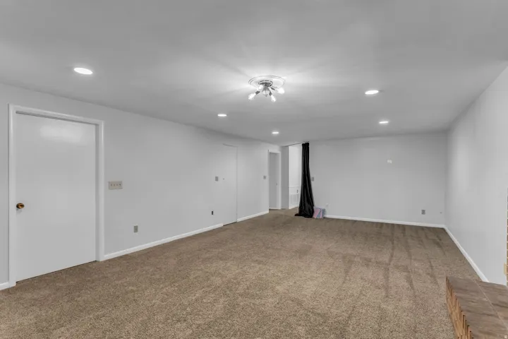 5629 S Laurelwood St, Holladay, Utah 84121