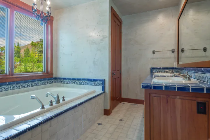 2999 Eastshore Rd, Saint Charles, Idaho 83272