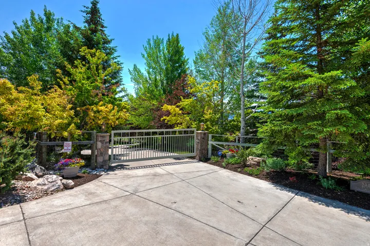 2999 Eastshore Rd, Saint Charles, Idaho 83272