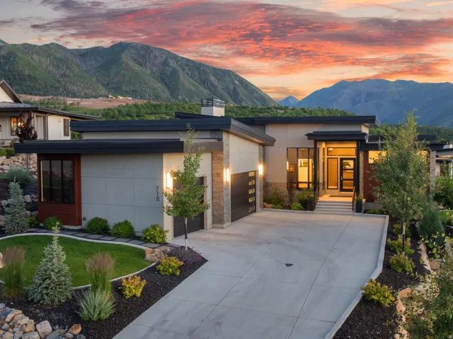 718 S Nebo Circle, Woodland Hills, Utah
