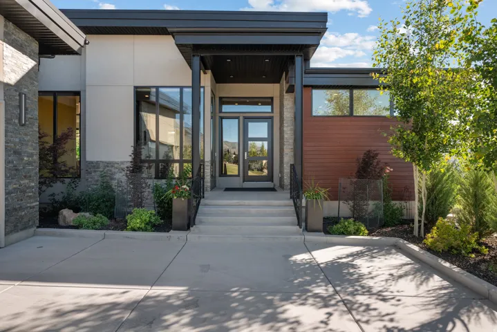718 S Nebo Cir, Woodland Hills, Utah 84653