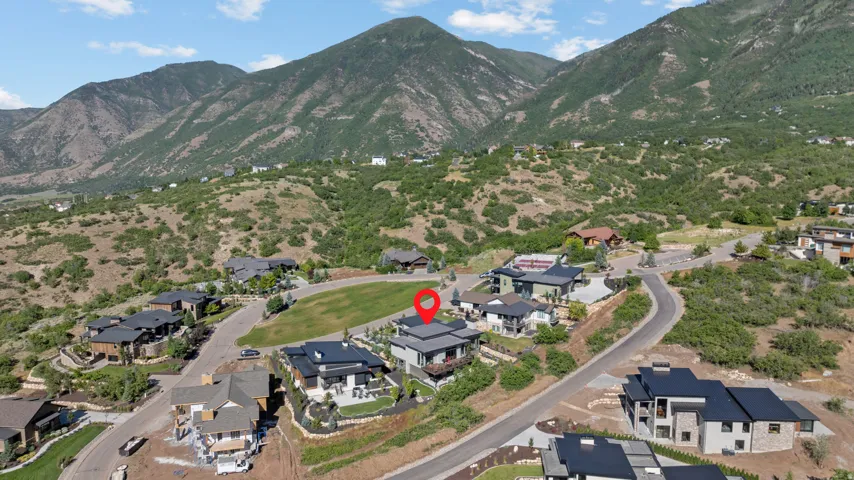 Aerial view of Summit Creek - views up to Loafer Mountain