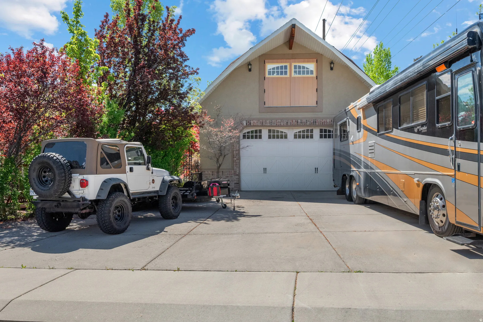 Detached garage and workshop.  Room for parking an RV.