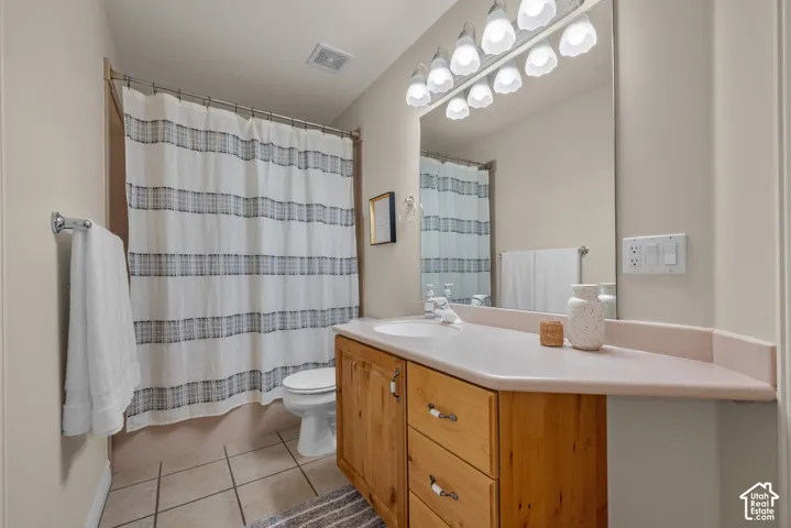 Main hall bathroom