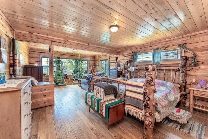 Extra Large Primary bedroom