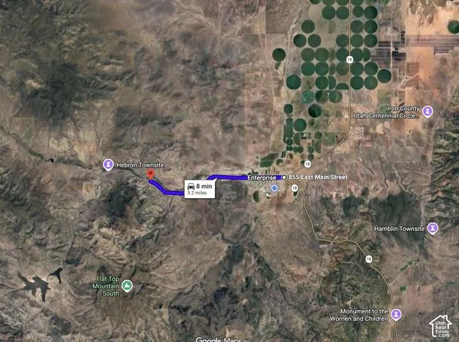 Map. Illustrating a route between two locations and their proximity