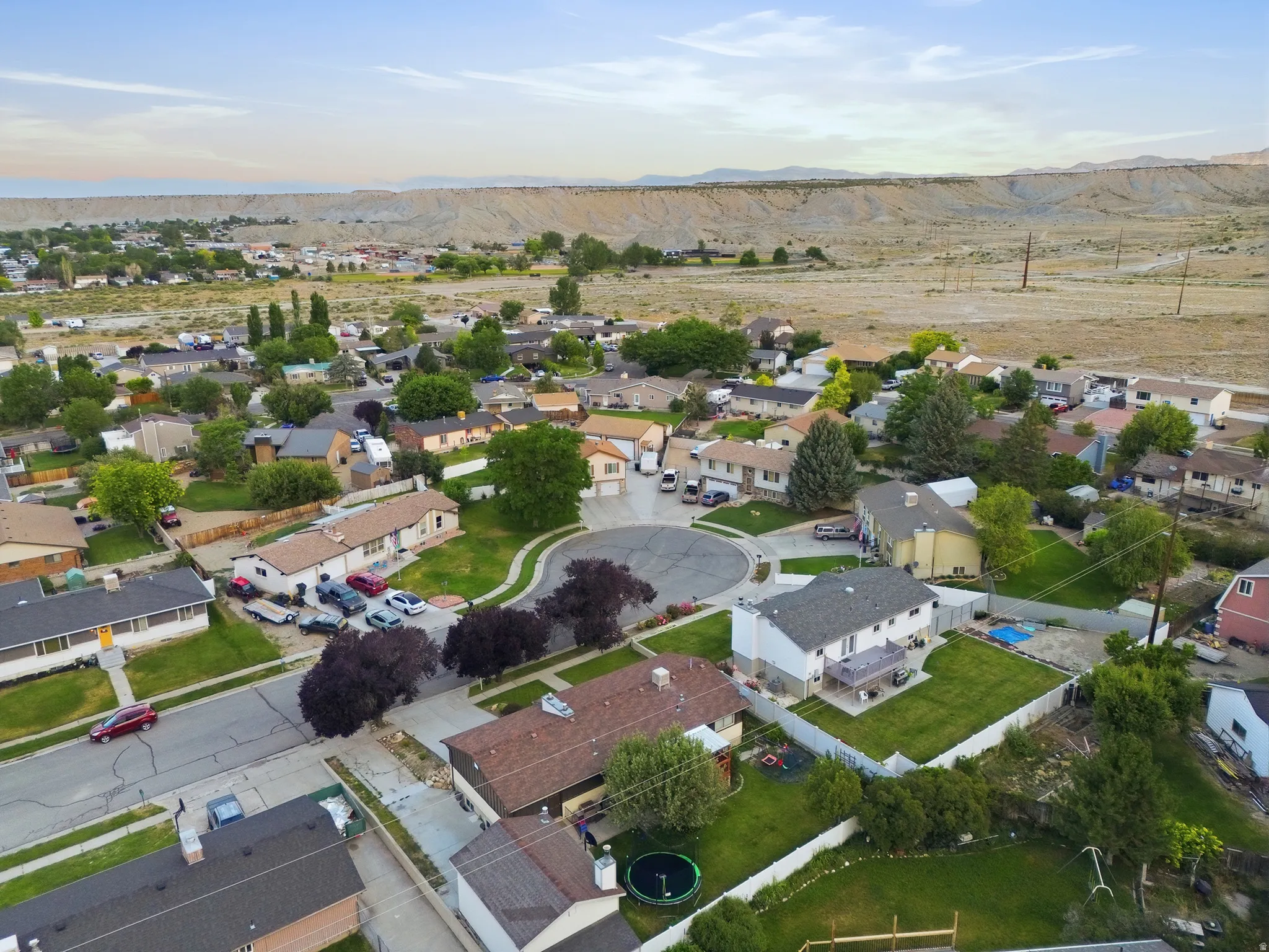 Aerial view of property showing property being located in a cul-de-sac
