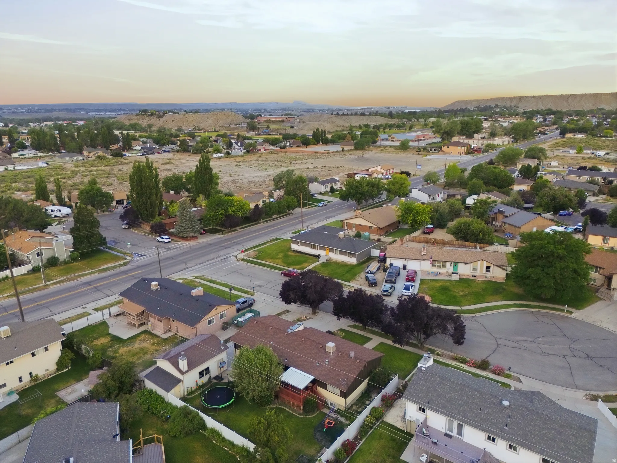 Aerial view of property showing property being located in a cul-de-sac