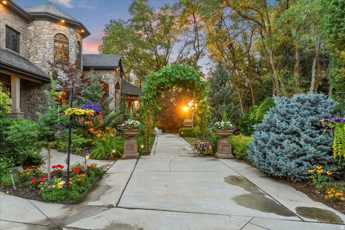 Colors, textures, and inviting luxury from the front entrance.