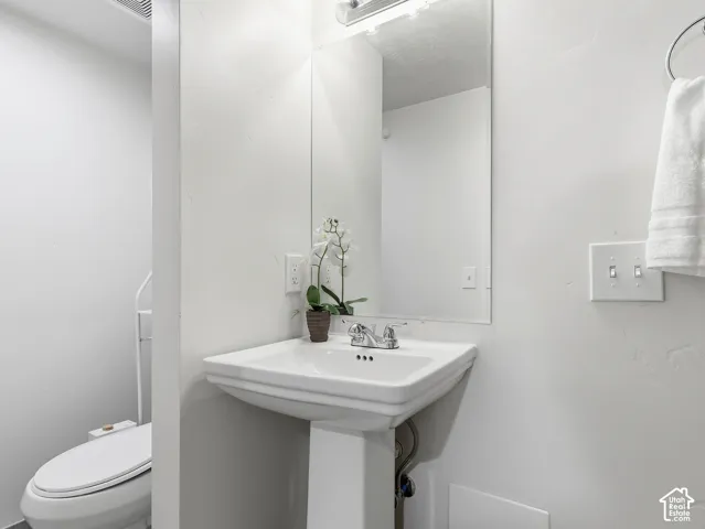3/4 Bedroom
