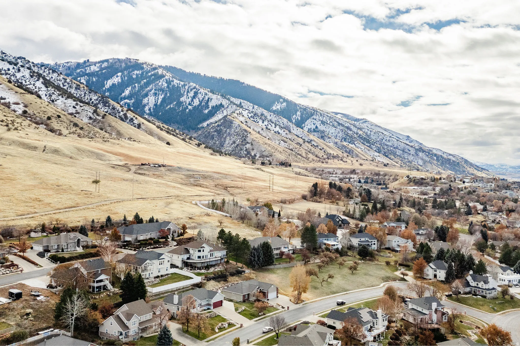 Expansive residential neighborhood featuring diverse architectural styles