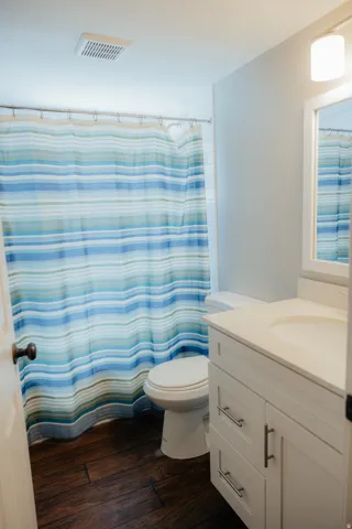 This is the 3rd full Bathroom in this home.  Plenty of choices to get the job done.