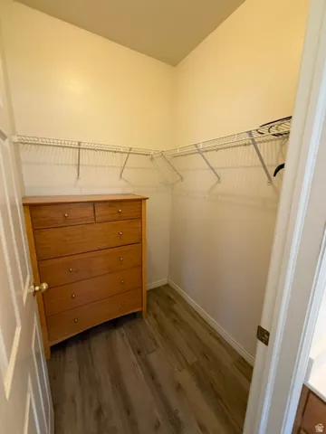 Walk-in closet with wire shelving system