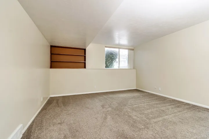 5769 S Waterbury Cir #a, Salt Lake City, Utah 84121