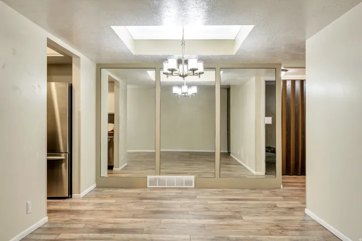 5769 S Waterbury Cir #a, Salt Lake City, Utah 84121