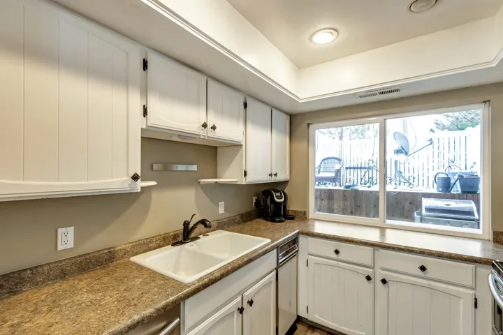 5769 S Waterbury Cir #a, Salt Lake City, Utah 84121