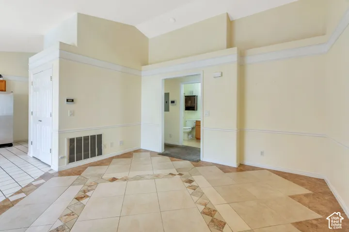 Stunning floor with lots of space