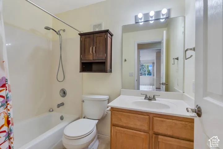 Full guest bathroom