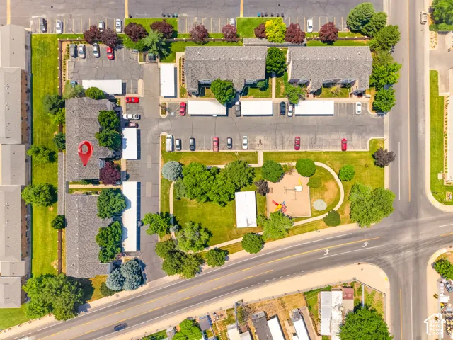 Aerial perspective with red arrow